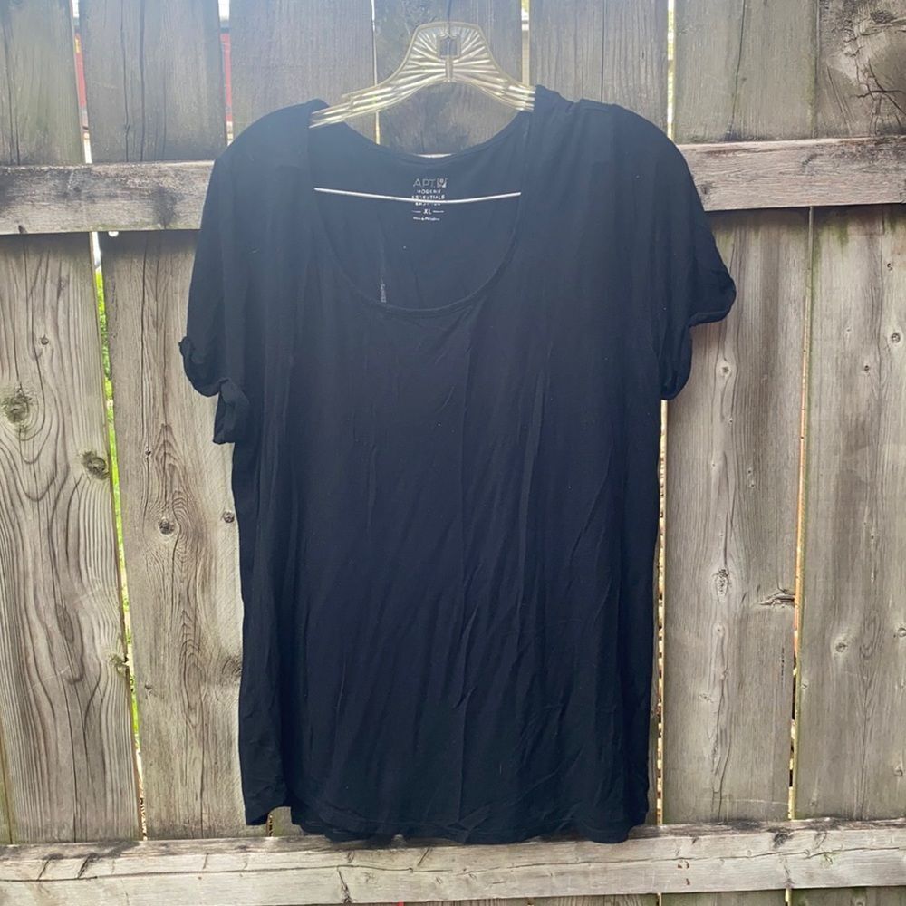 Apt.9 black tee sz. XL